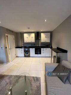 1-bed House, Park Square E, Leeds