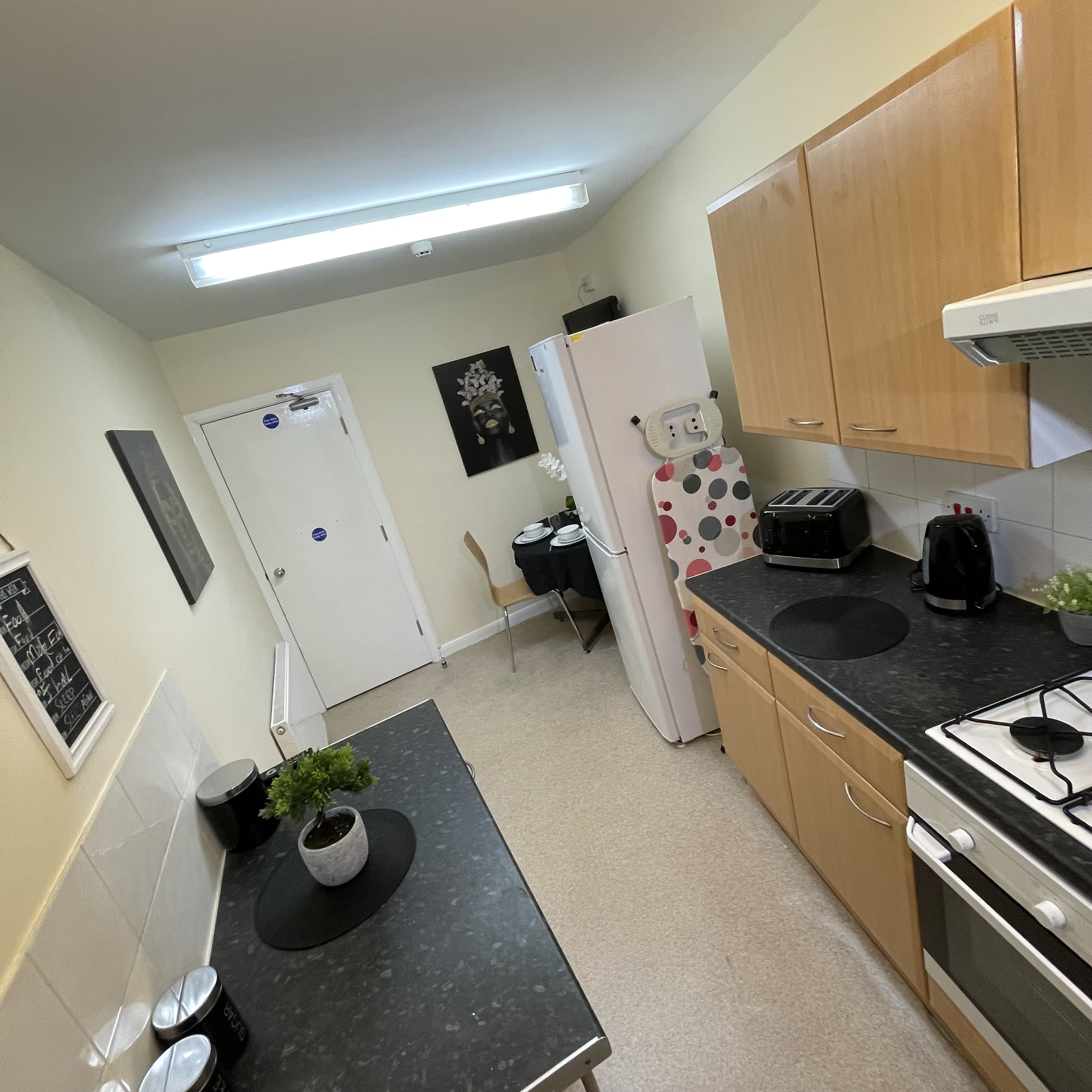 4-bed House, Headford House, 51 Headford St