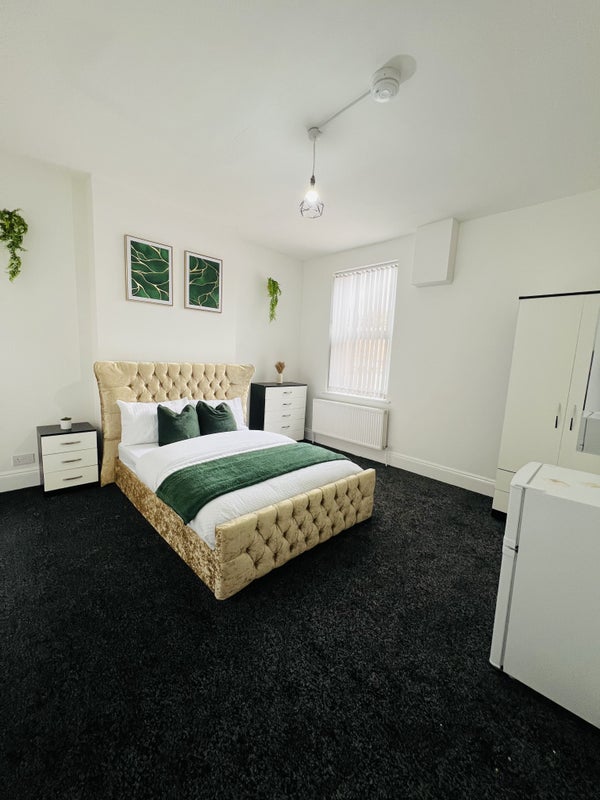 6-bed House, Erdington, Birmingham