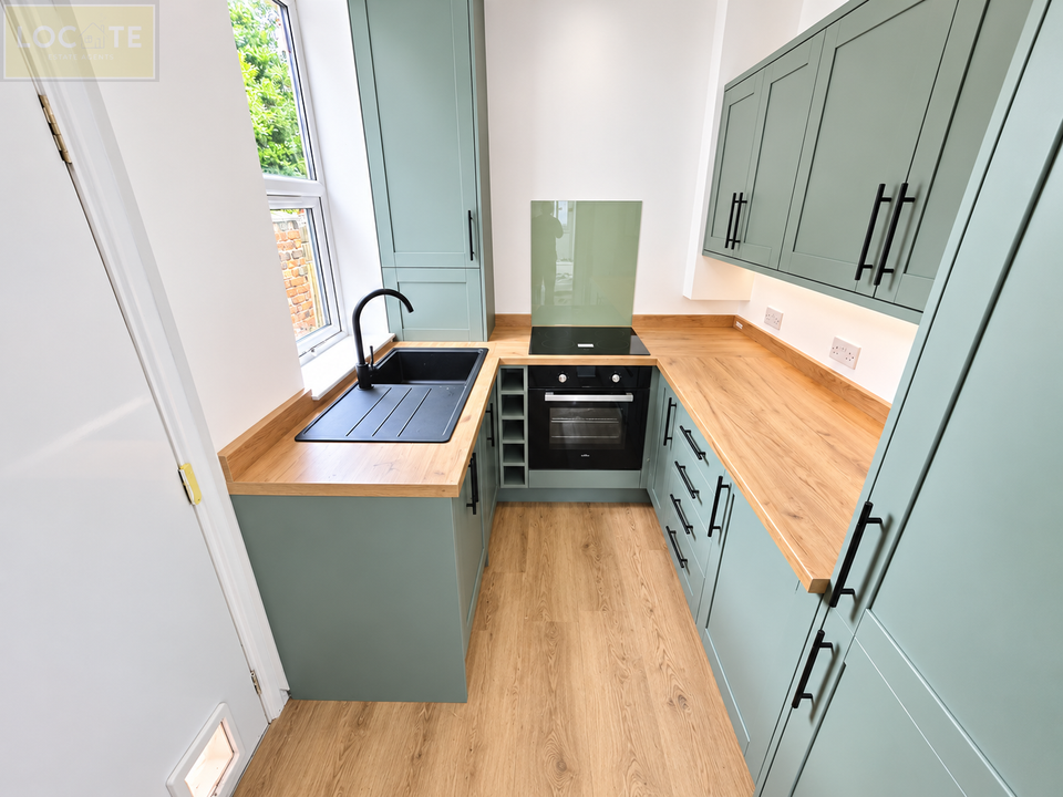 36 Woodfield Grove, Eccles, photo 4 of 18