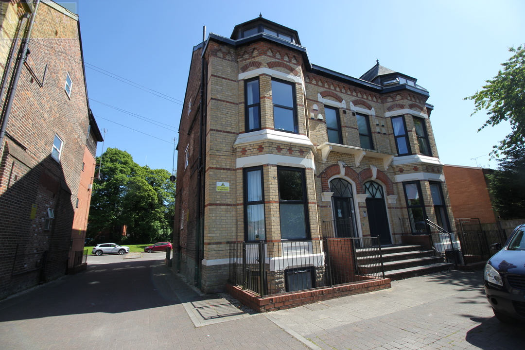 36 Woodfield Grove, Eccles, photo 12 of 18