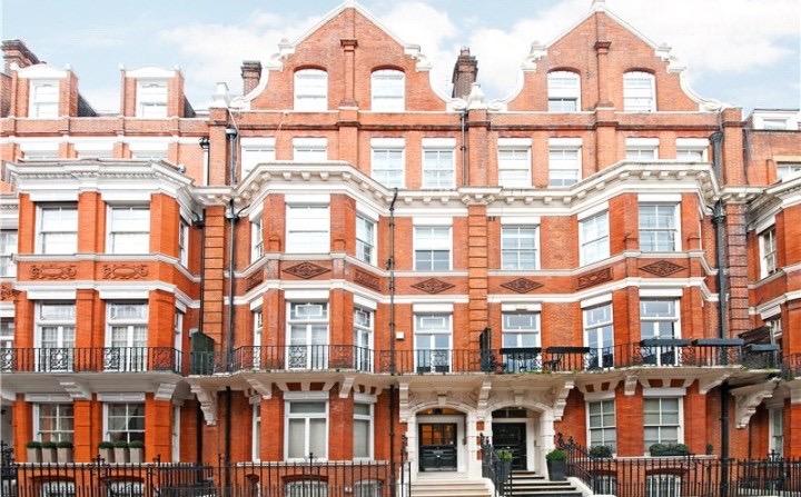 4-bed Room, Flat 3, 8 Green St