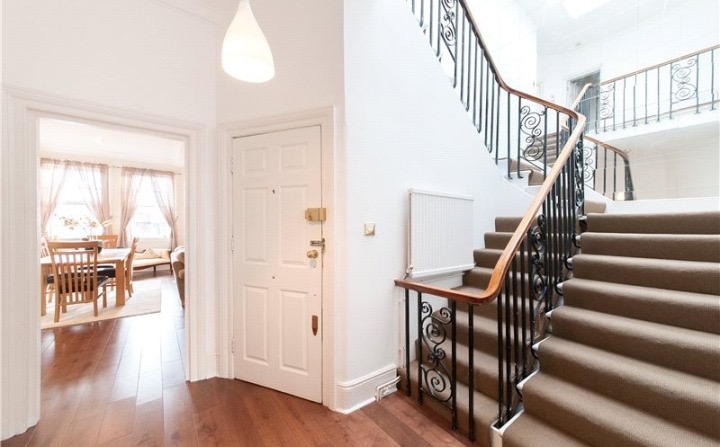 8 Green St, London W1K 6RF, photo 2 of 3