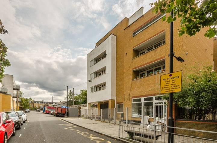 2-bed House Share, flat 15, 1A St Rule St