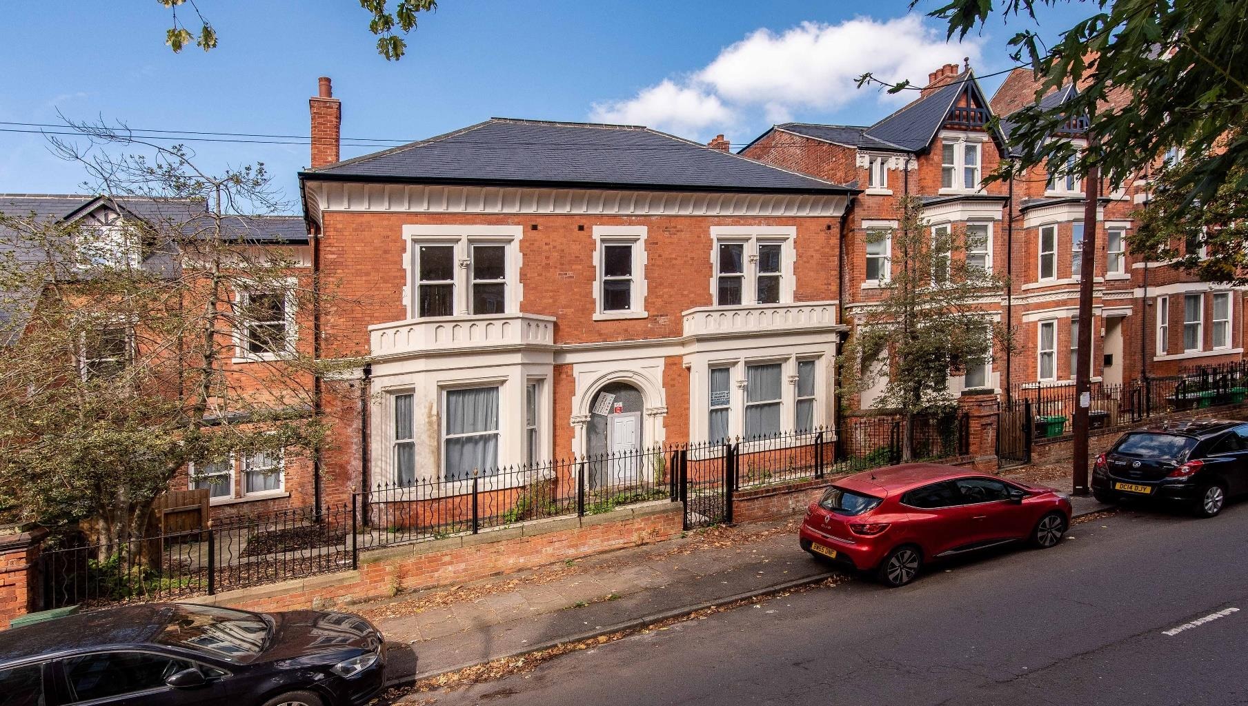 1-bed Flat, Flat 2, 48 Forest Road West