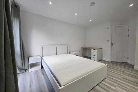 house in Canary Wharf, London E14, UK