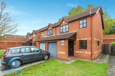house in Bedarra Grove, Lenton, Nottingham NG7, UK