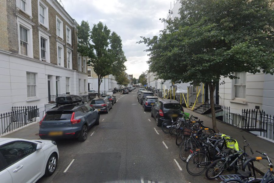A newly refurbished studio flat in Kensington